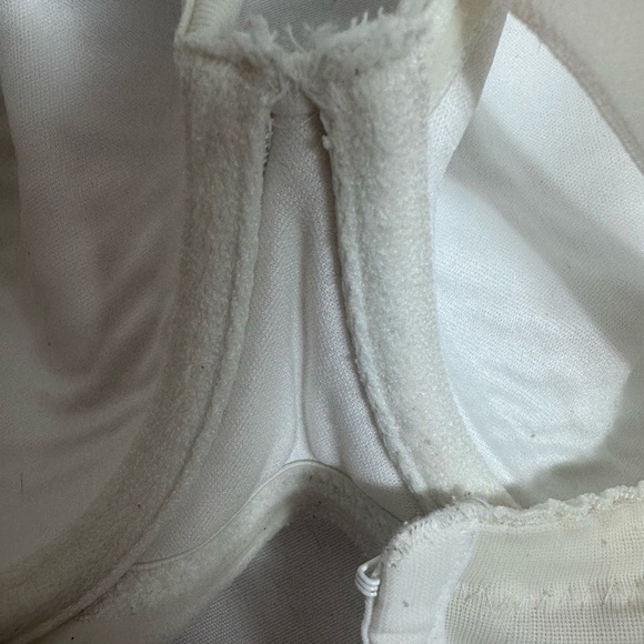 Cacique white bra size 42B - Picture 8 of 10